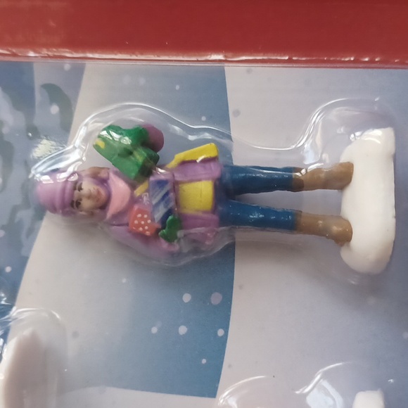 4/$30 New Winter Village Miniatures - Picture 4 of 7
